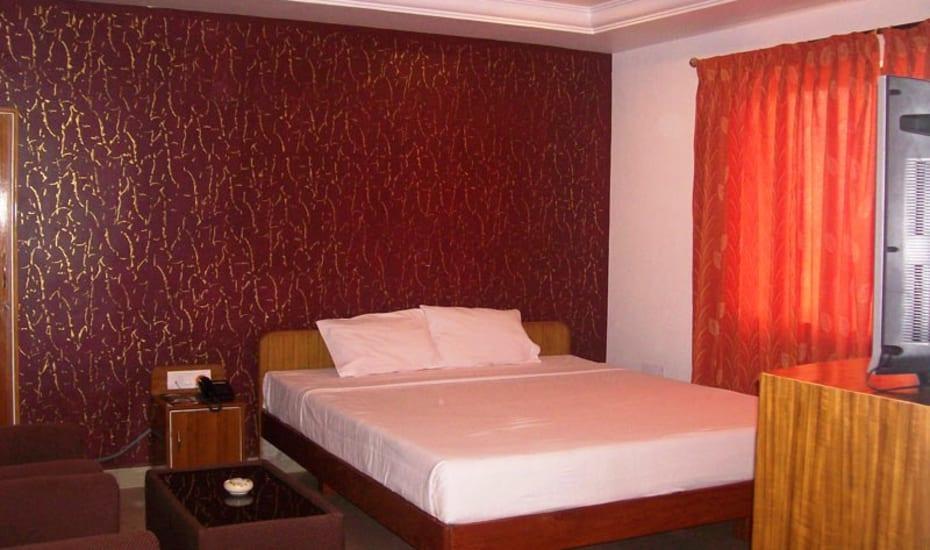Hôtel Sri Srinivasa Residency à Kadapa Extérieur photo