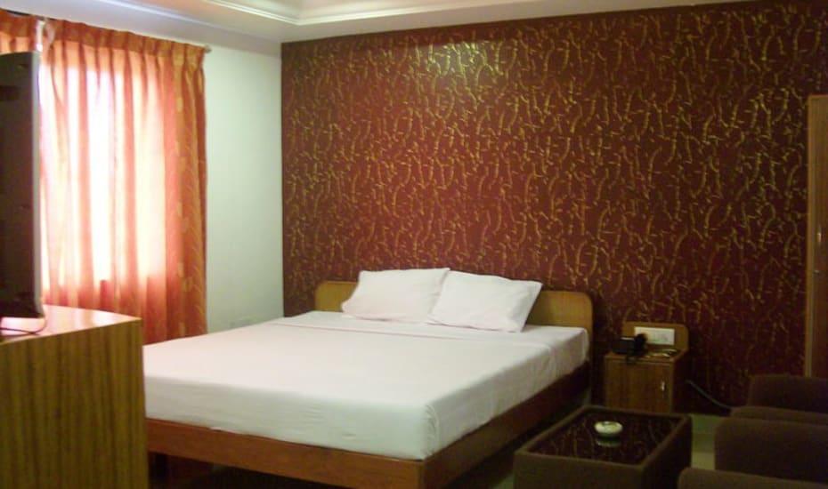 Hôtel Sri Srinivasa Residency à Kadapa Extérieur photo
