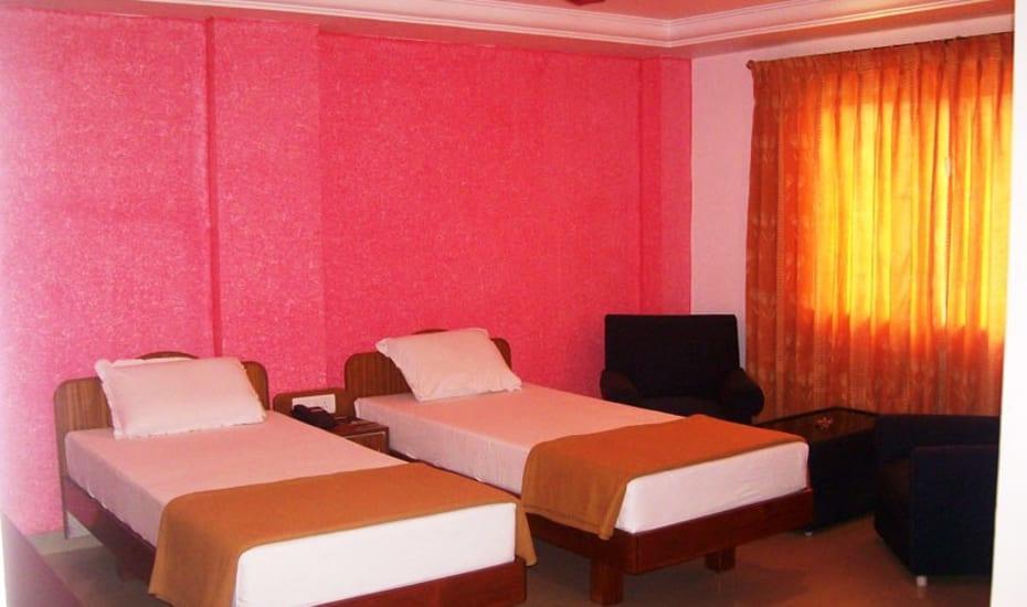 Hôtel Sri Srinivasa Residency à Kadapa Extérieur photo